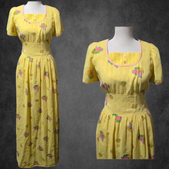 Dresses & Skirts - Vintage Yellow Floral Maxi Dress